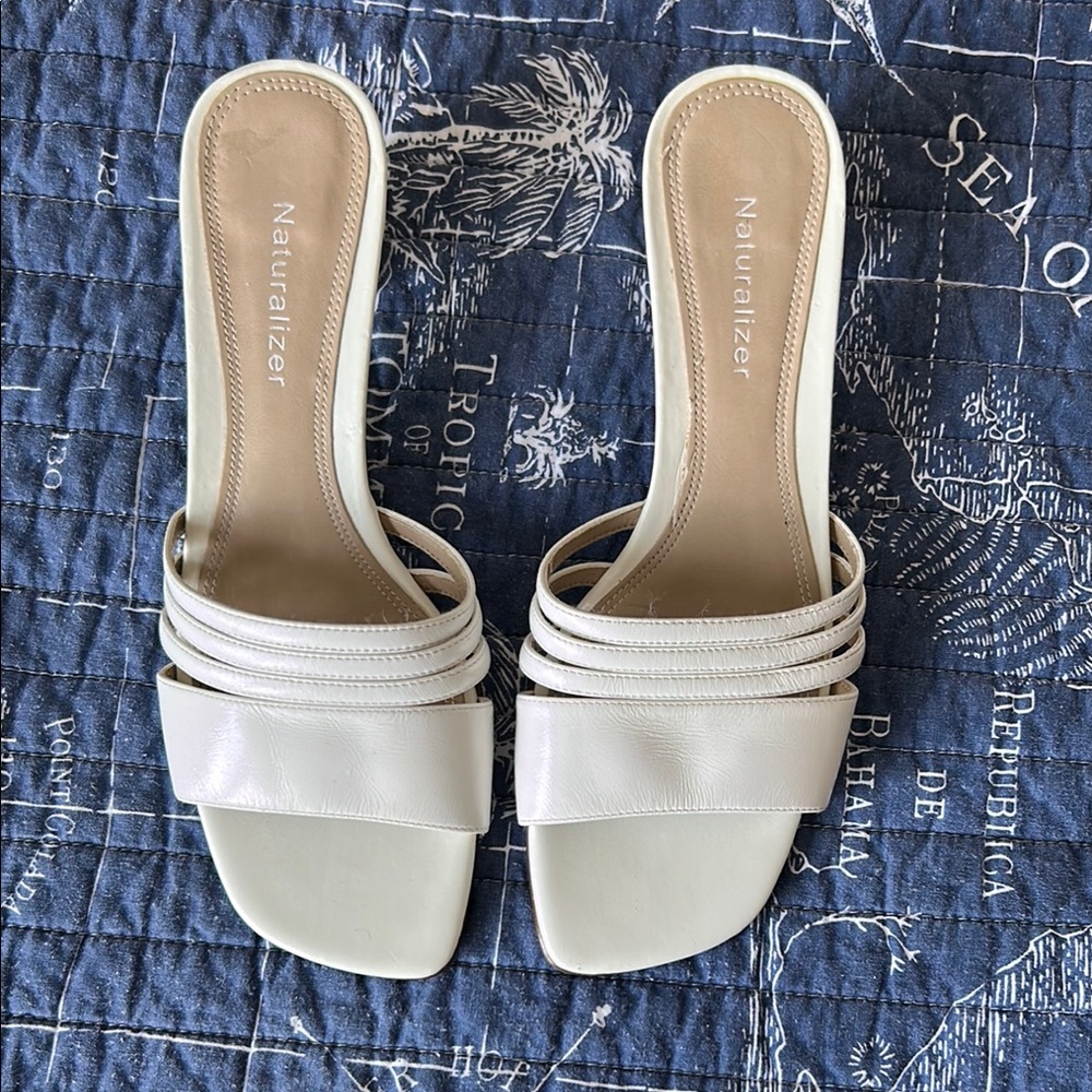 Naturalizer Women's Cream Sandals